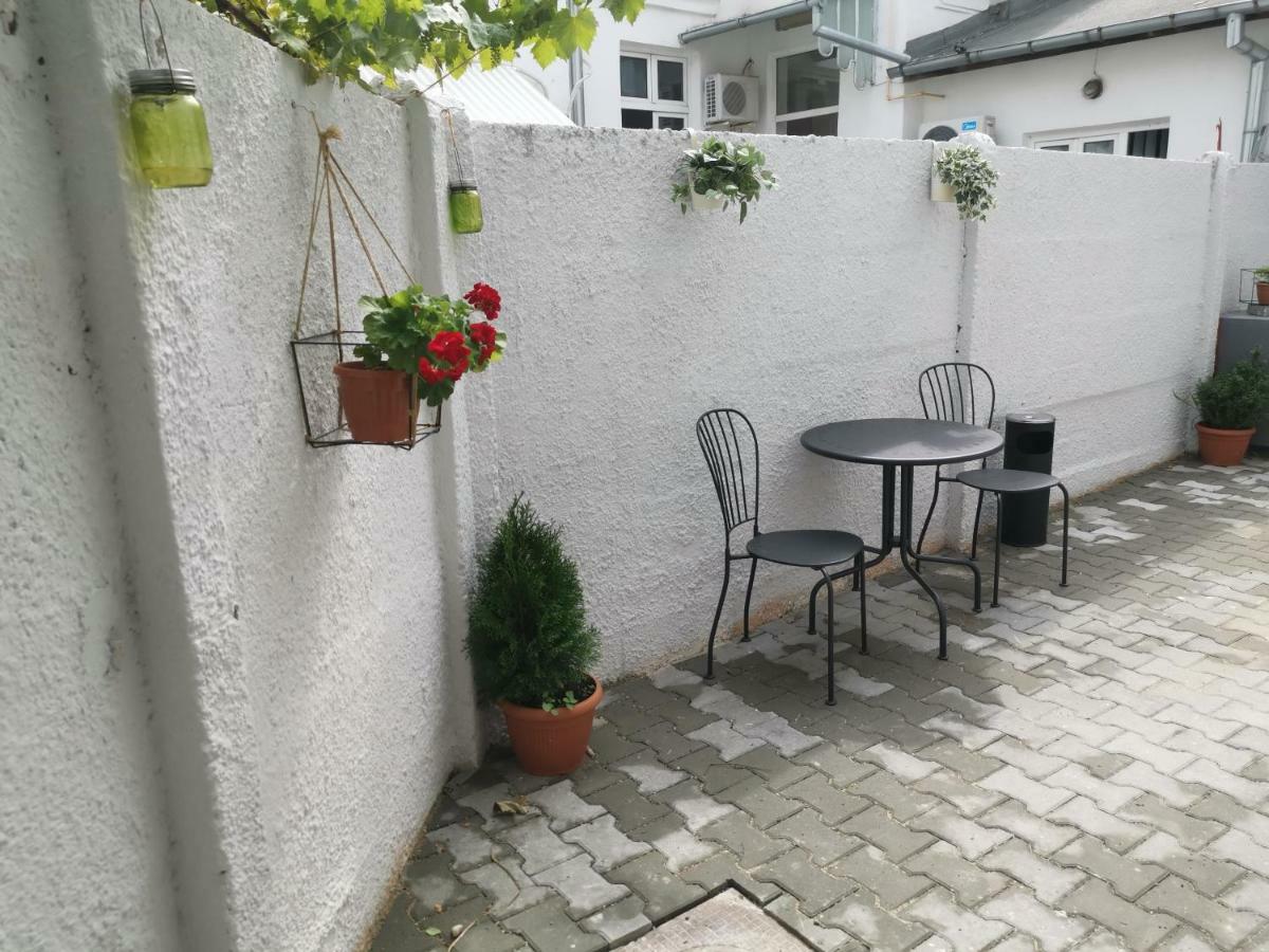 Maison 33 Boekarest Buitenkant foto