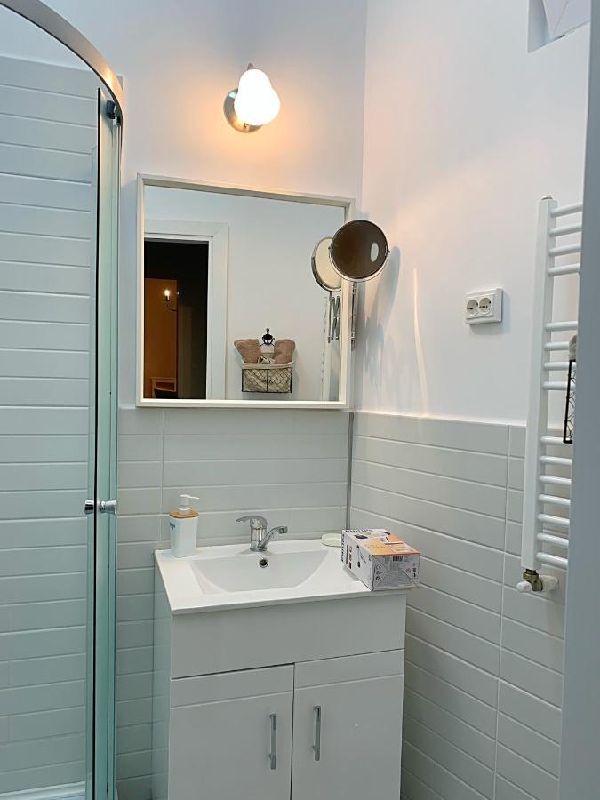 Maison 33 Boekarest Buitenkant foto